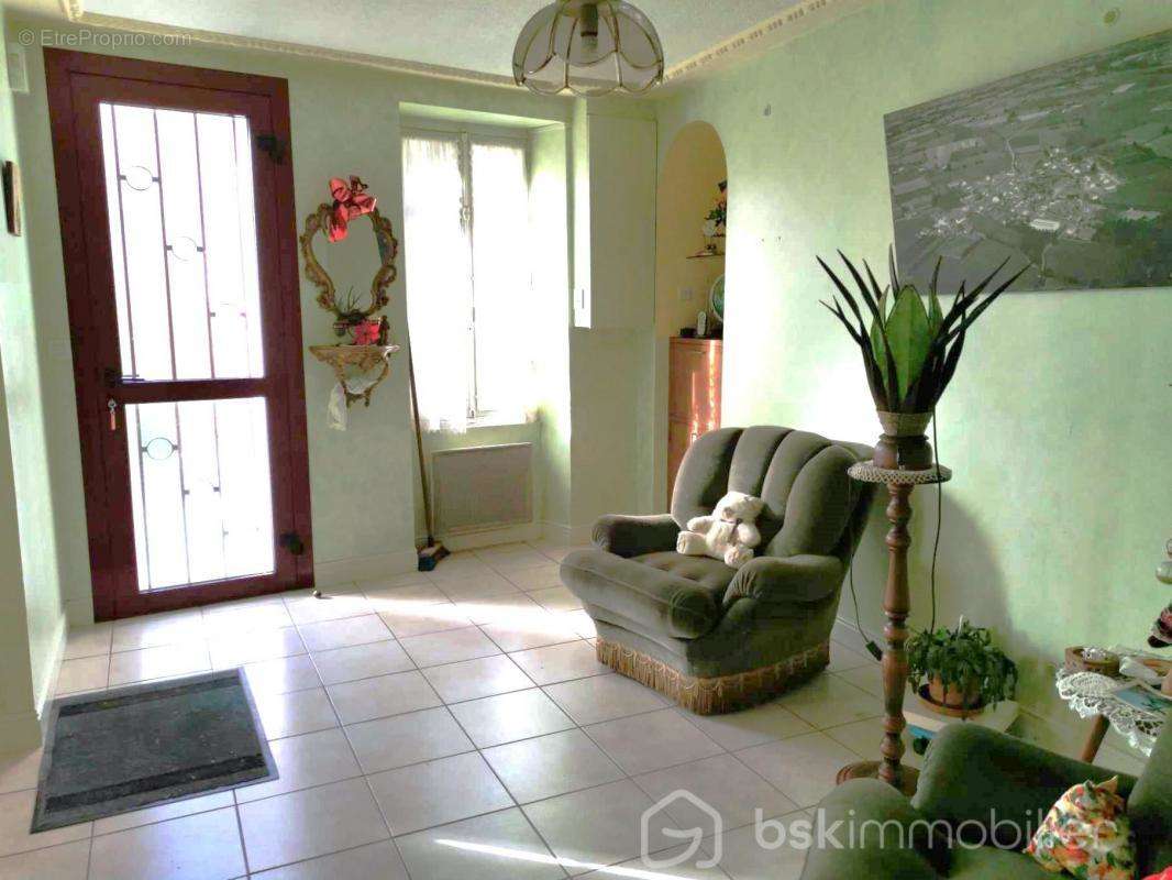 Maison à LA CHAPELLE-ROUSSELIN