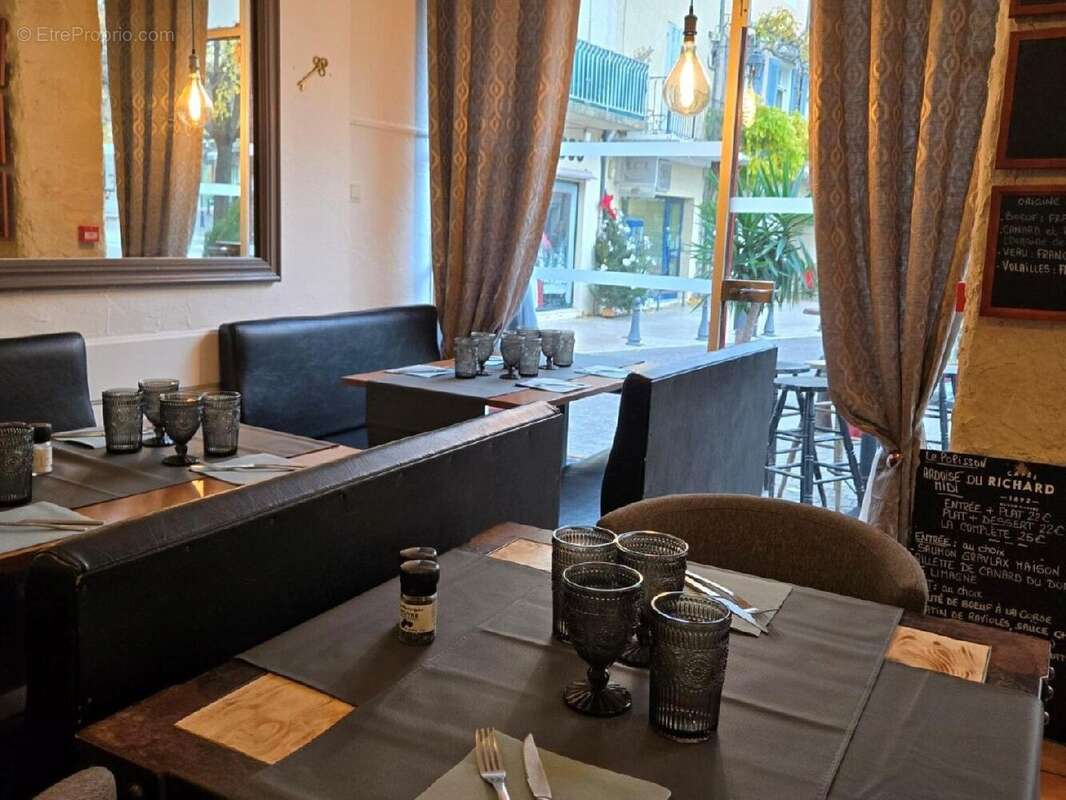 Commerce à SAINT-PAUL-TROIS-CHATEAUX