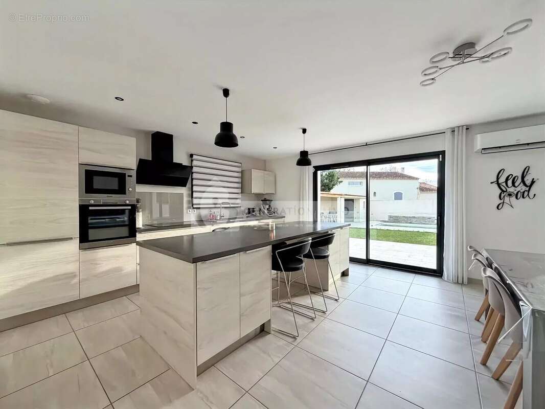 Maison à SAINT-MARTIN-DE-CRAU