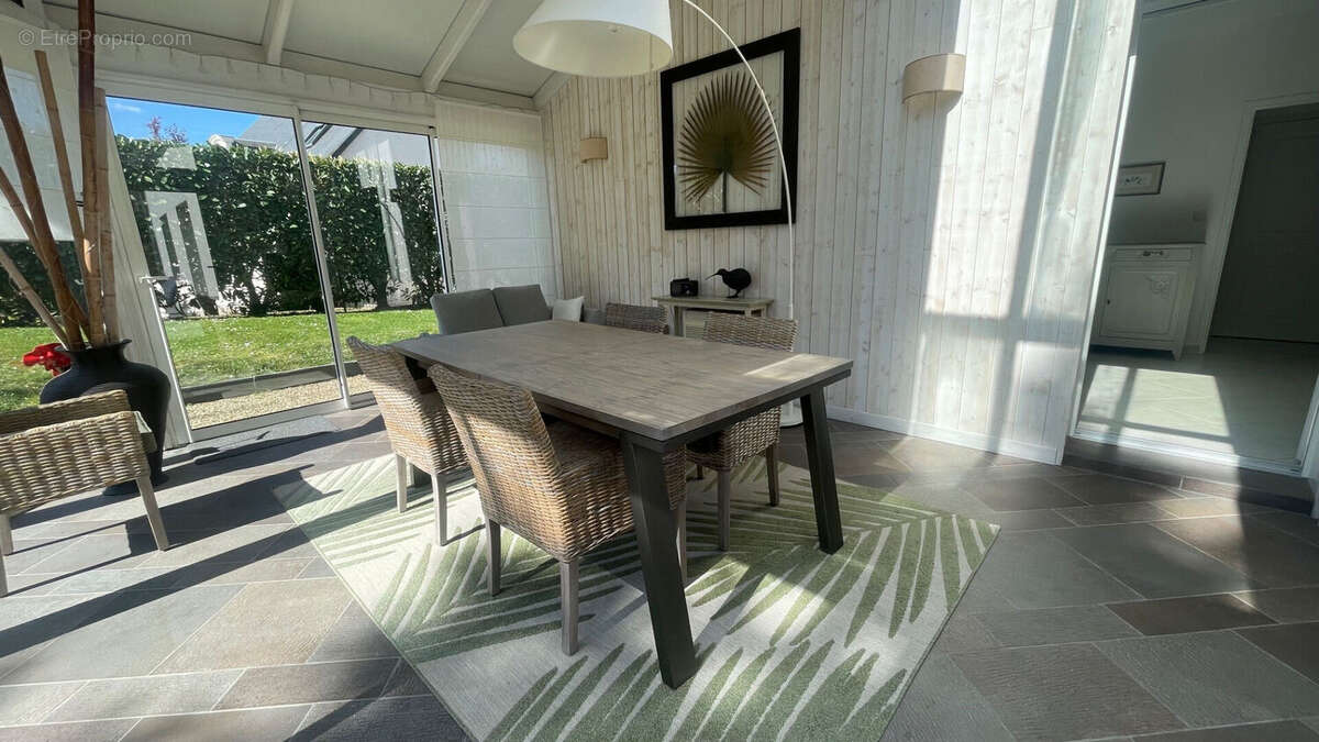 Maison à SAINT-CYR-SUR-LOIRE