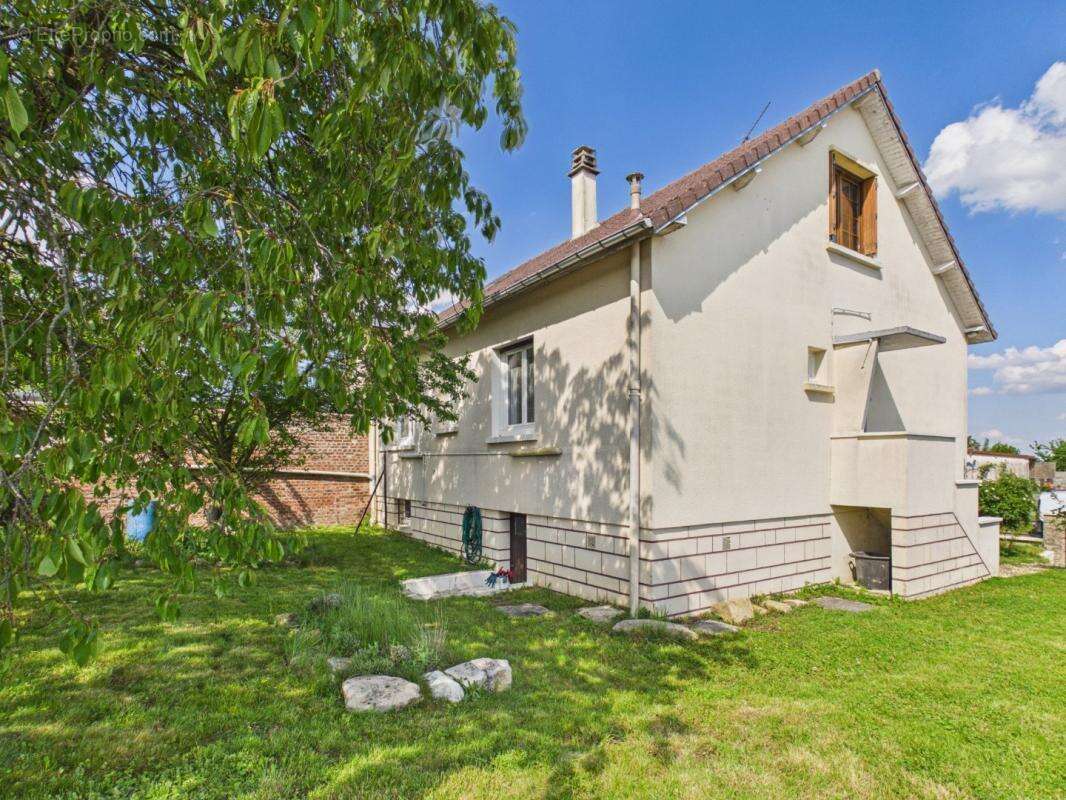 Maison 100 m² à Plainville  - photo 2