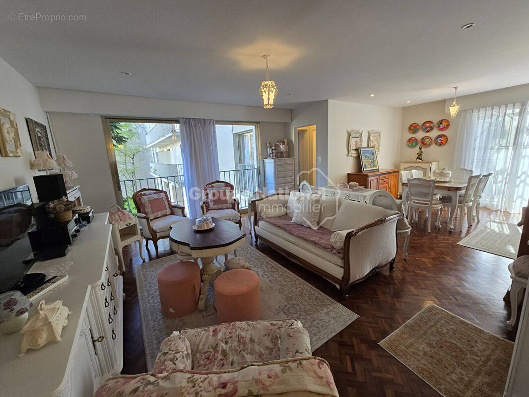 Appartement à VERSAILLES