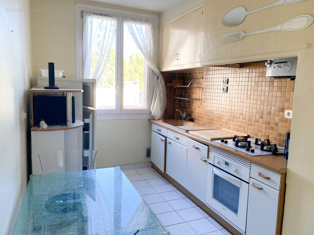 Appartement à MARSEILLE-5E
