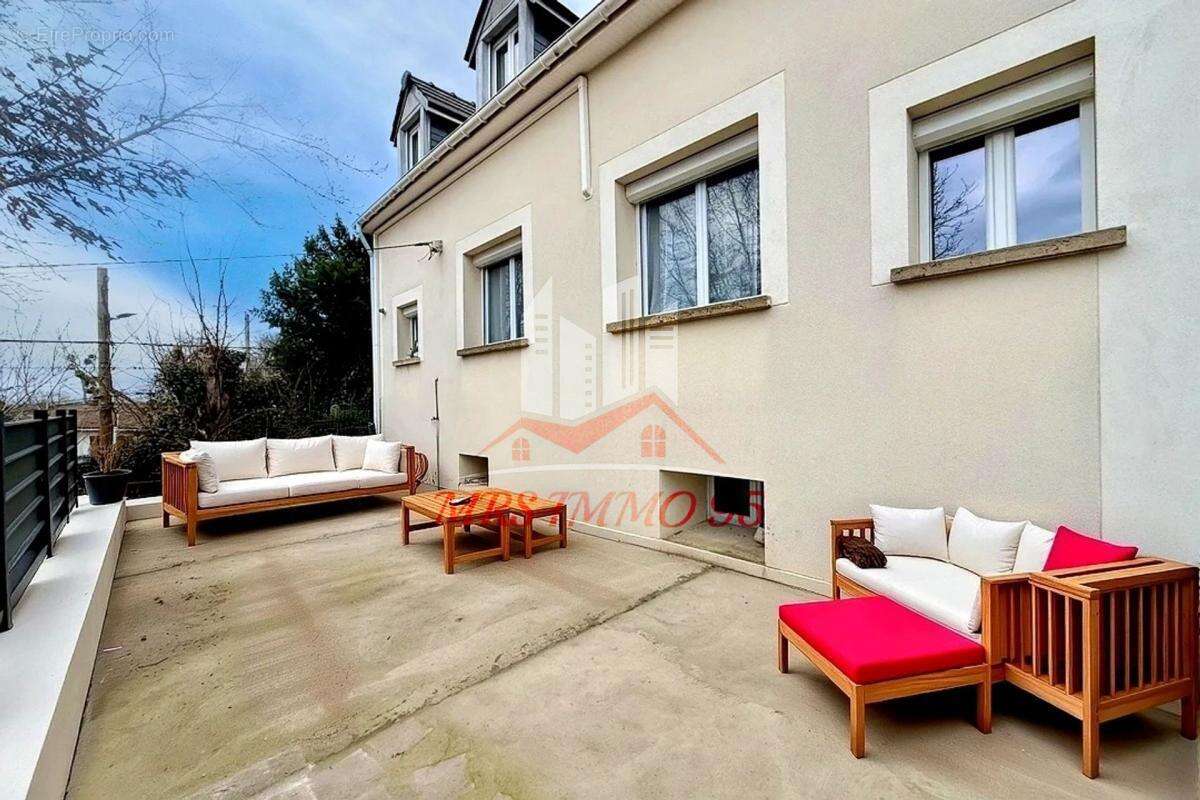 Maison à CHAUMONTEL