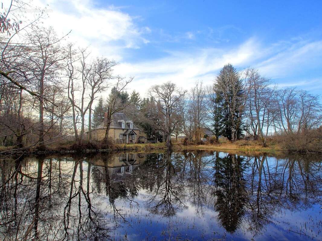 Maison à SAINT-SAUVES-D&#039;AUVERGNE