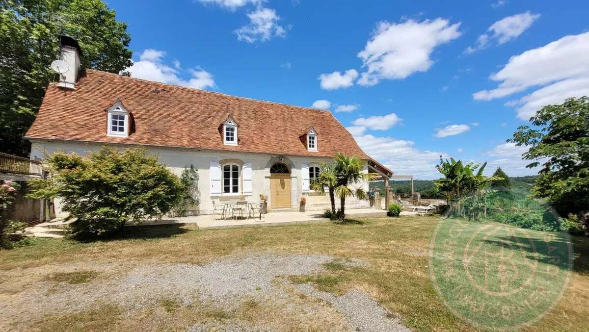 Maison à LEMBEYE