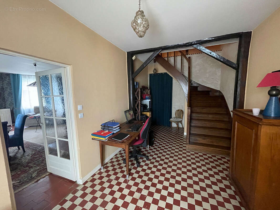 Maison à FRESNAY-L'EVEQUE