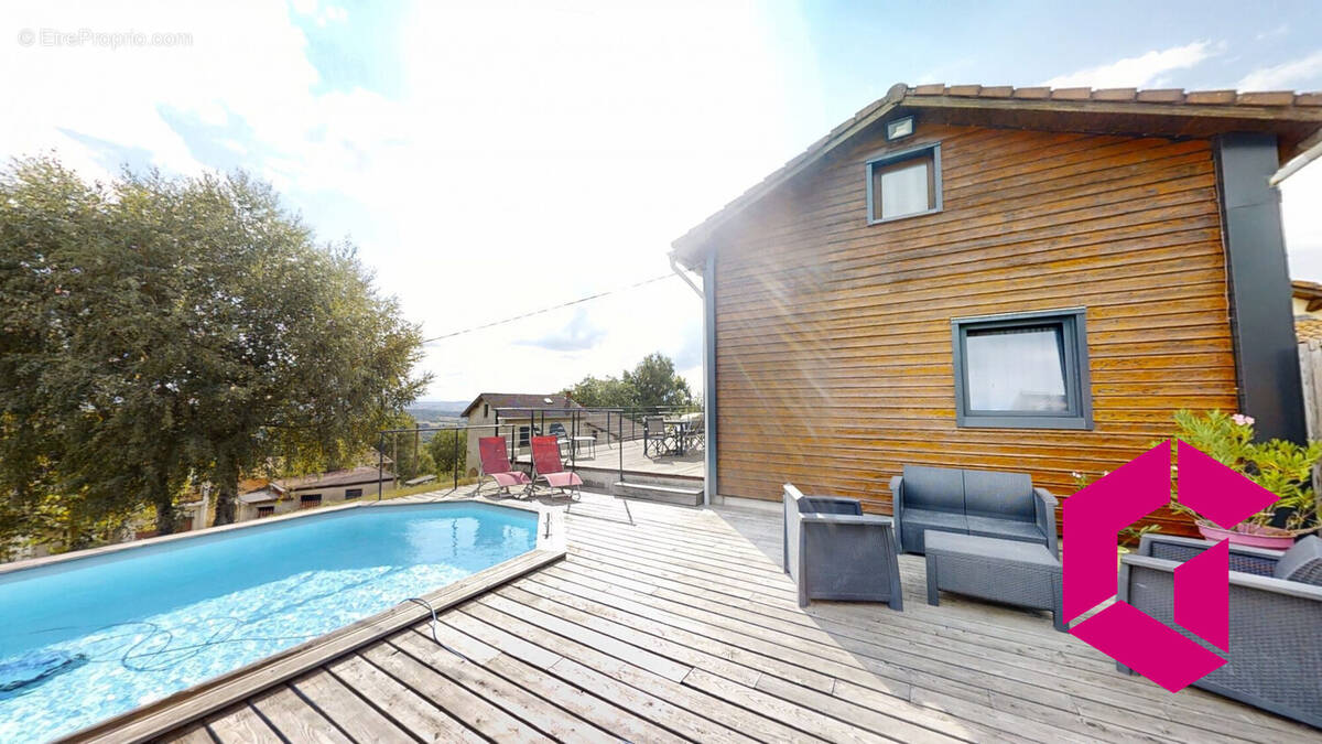 Maison à AUGEROLLES