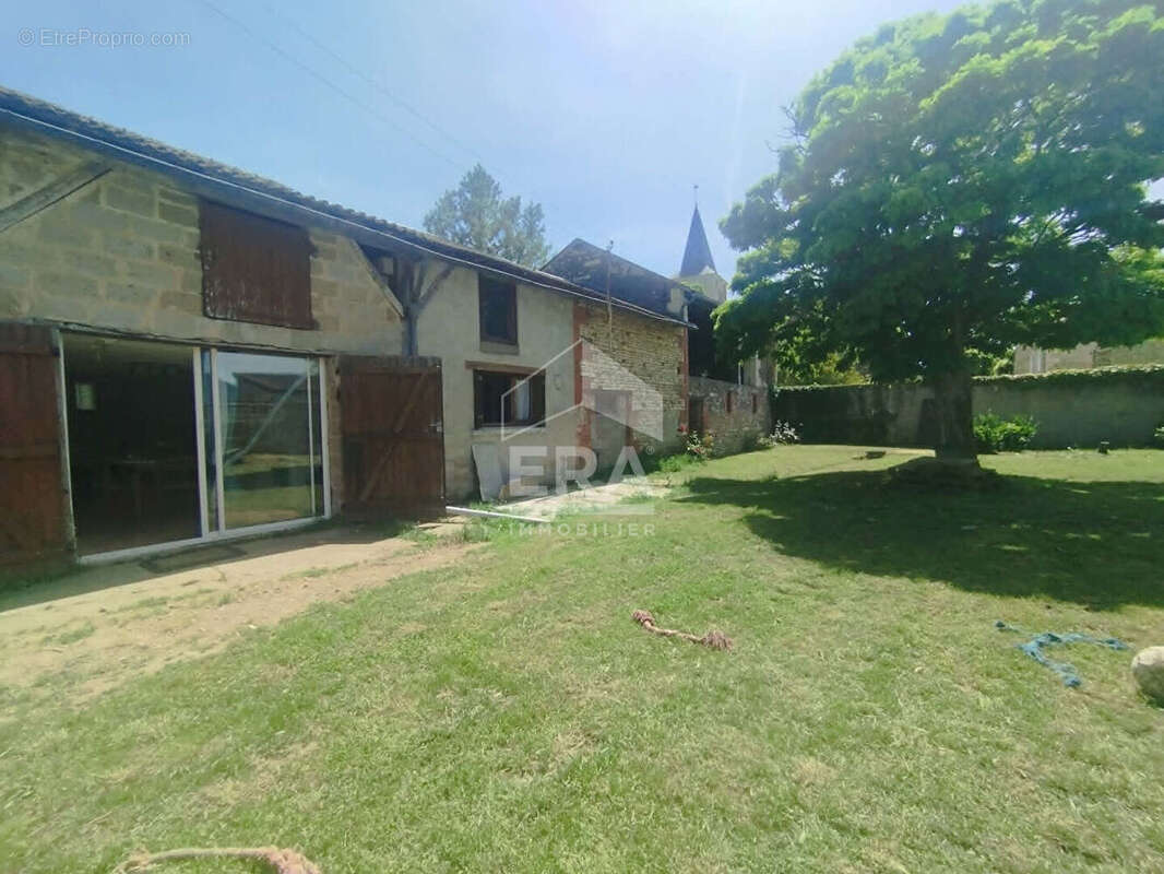 Maison à BRAYE-SOUS-FAYE