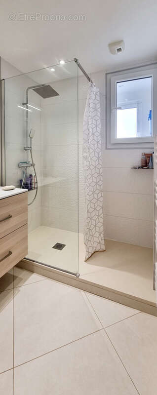 Appartement type 4, très lumineux avec garage et balcon - à Guilherand-Granges - photo 8