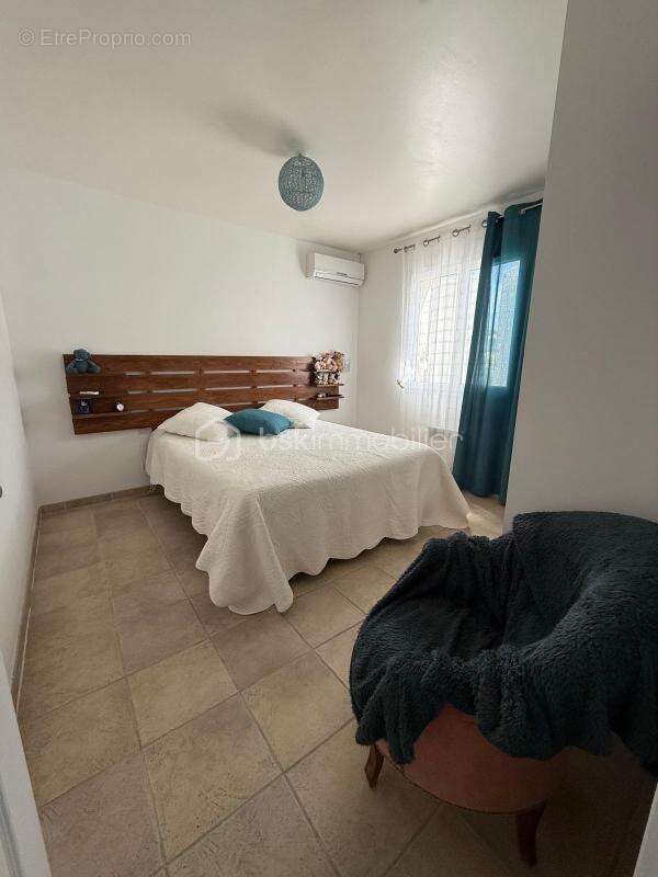 Maison à POUZOLLES