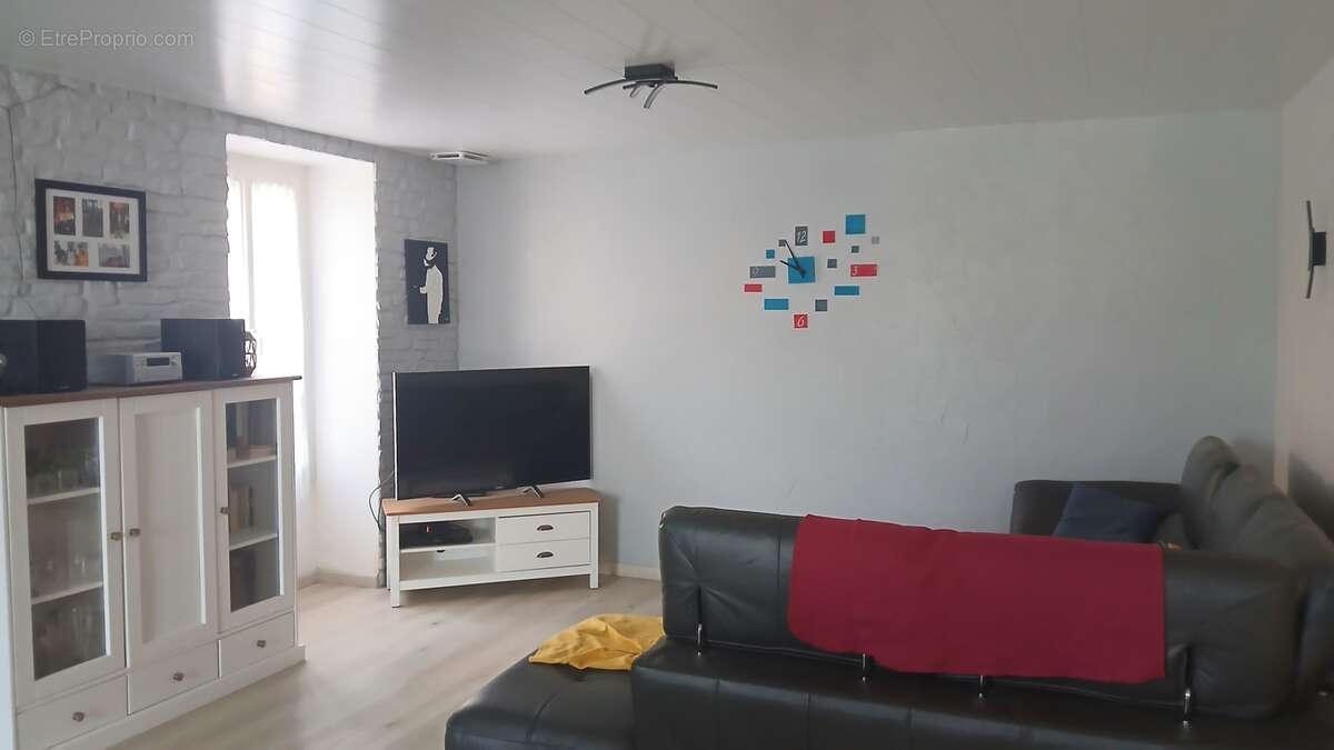 Maison 197 m² à Courgeac  - photo 5