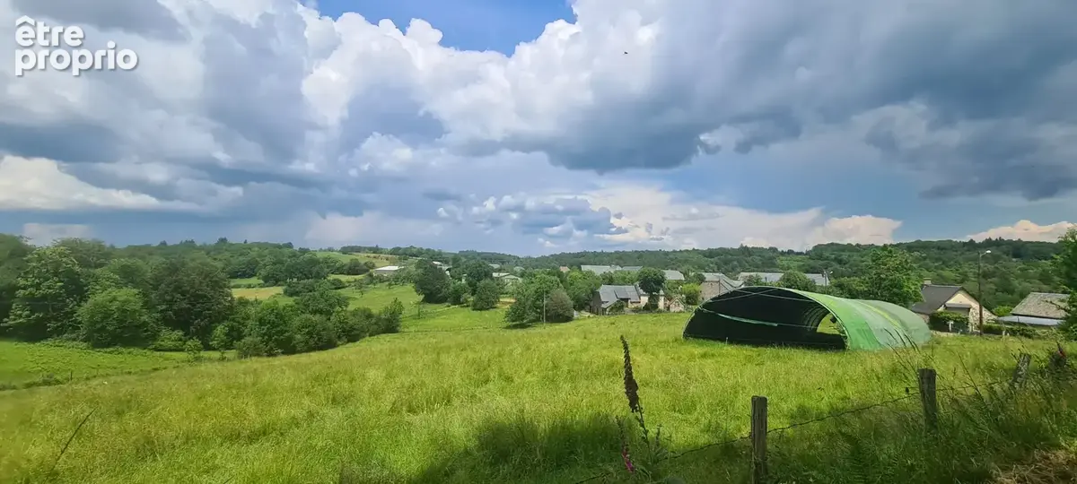 Terrain à SAINT-MARTIN-LA-MEANNE