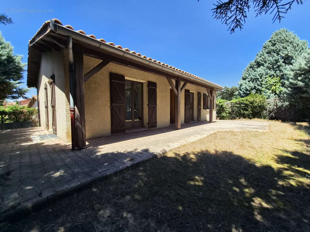 Maison 4 pièces de 91 m2 avec sous-sol complet   Le Péage-de-Roussillon   Proche gare - photo 2