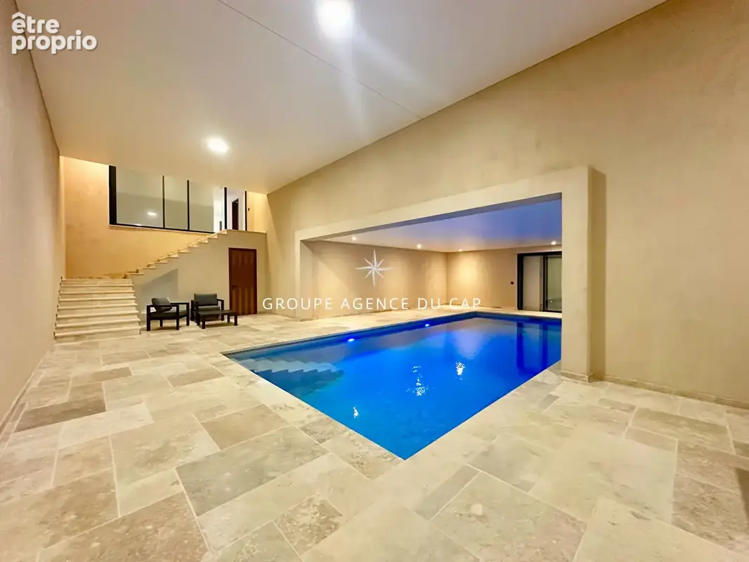 Les issambres villa luxueuse vue mer panoramique 7 chambres avec garage 4  voitures piscine intérieure et extérieure - photo 14