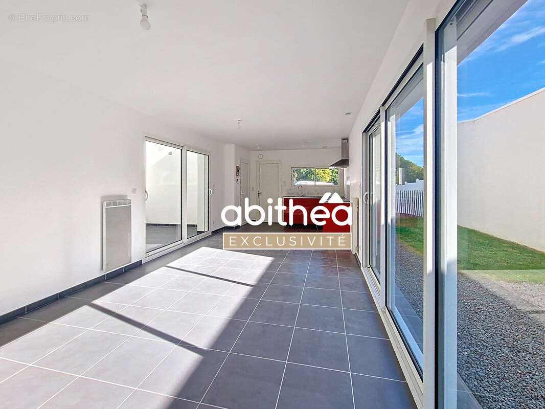 Maison à MORTAGNE-SUR-GIRONDE