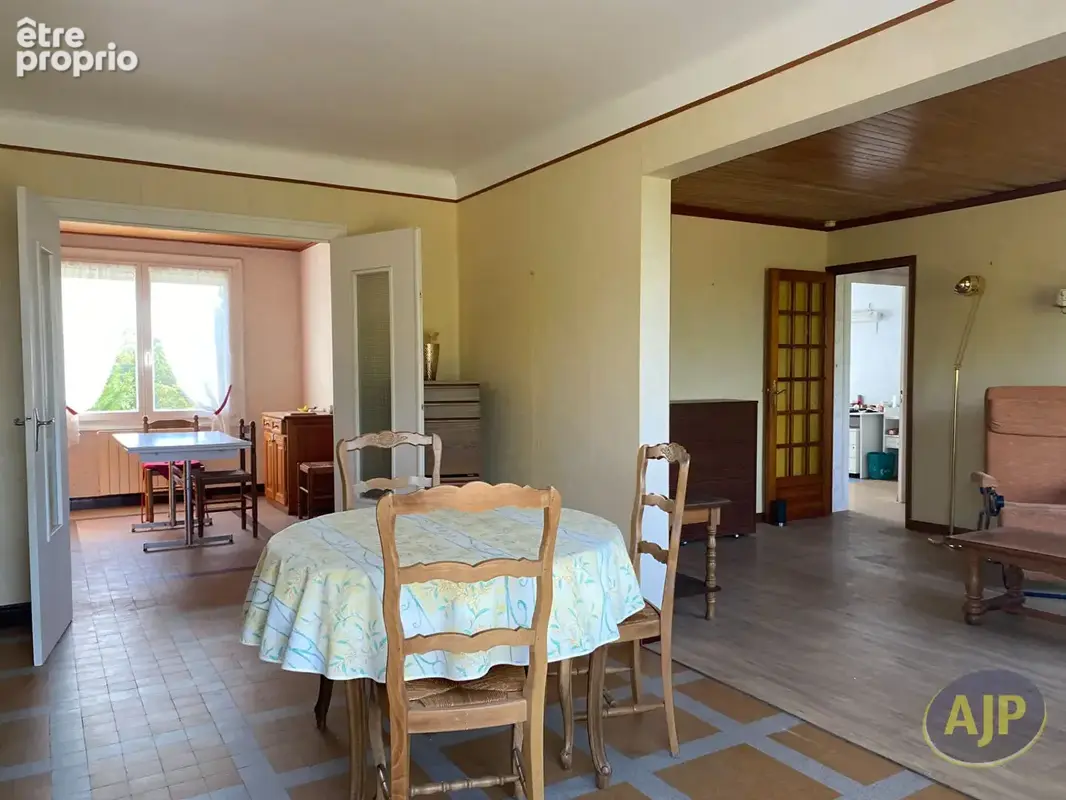 Maison à rénover avec jardin - photo 4