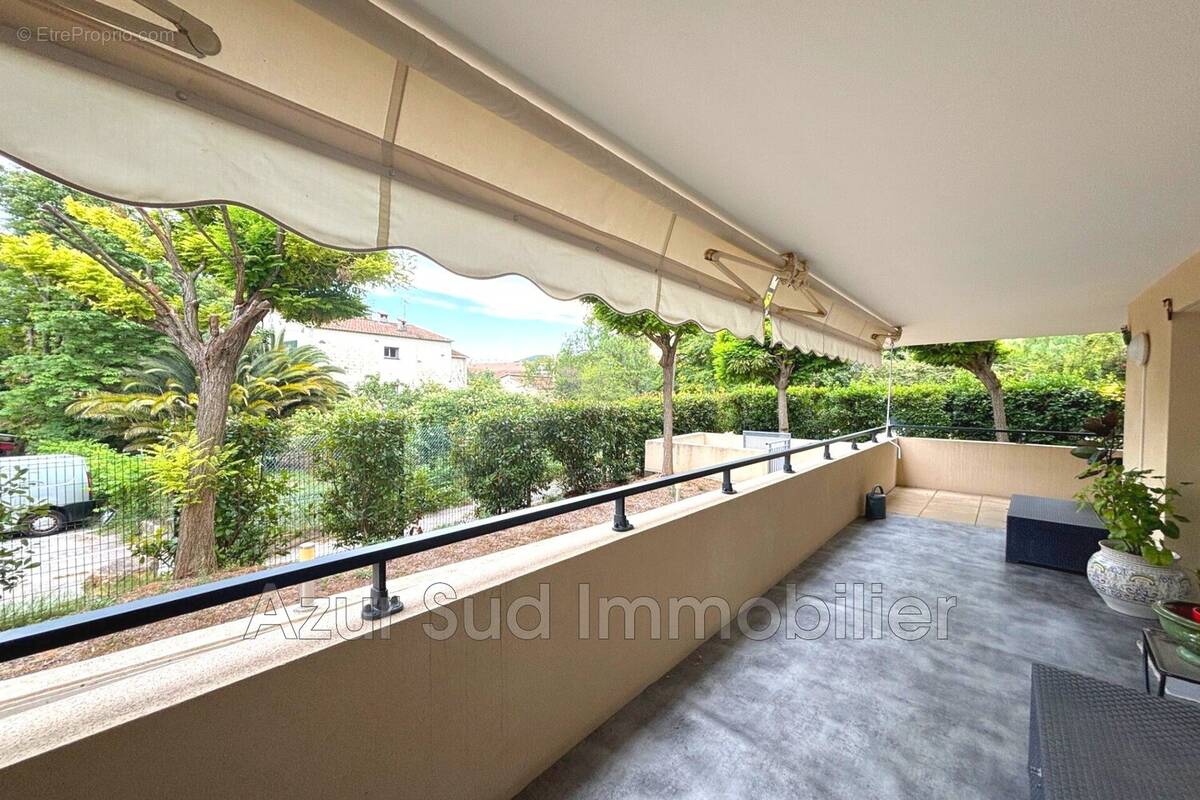 Appartement à VALLAURIS