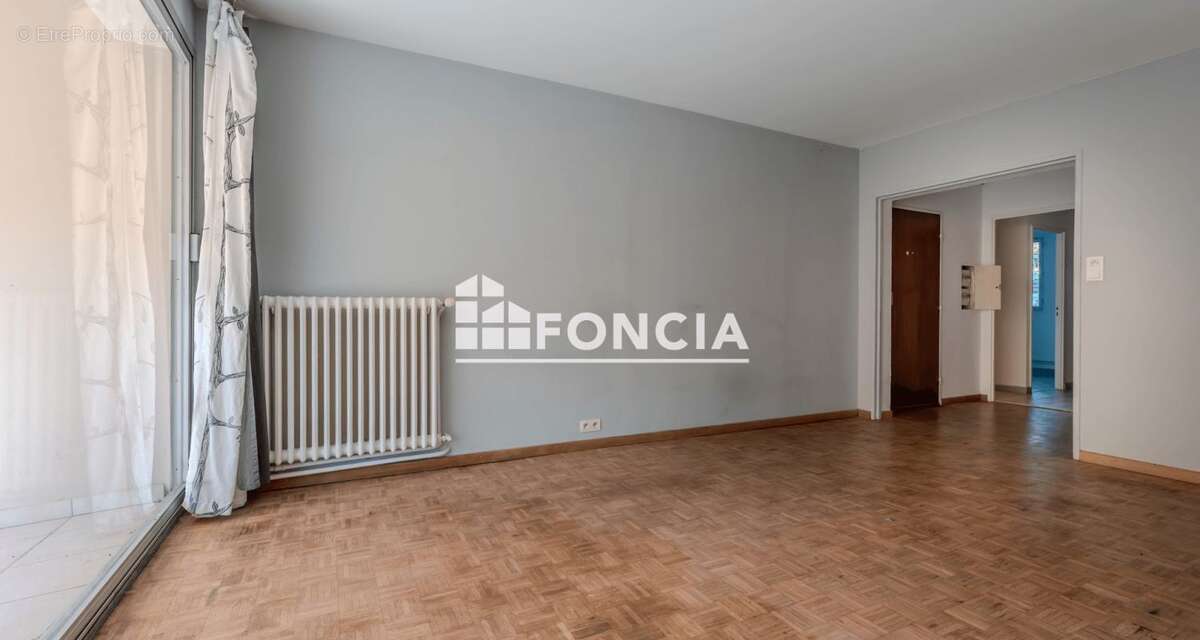 Avignon - Proche remparts : T3 spacieux de 72m² avec cave et Balcon - photo 3