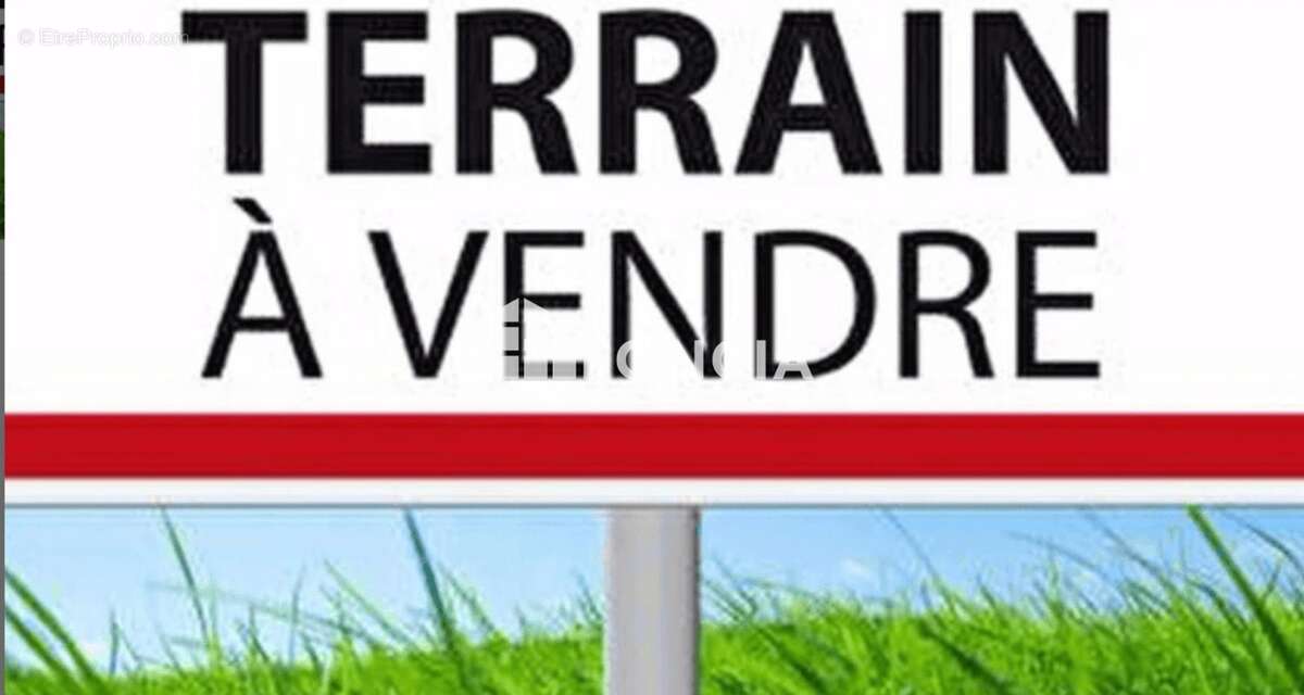 Terrain à LATRESNE