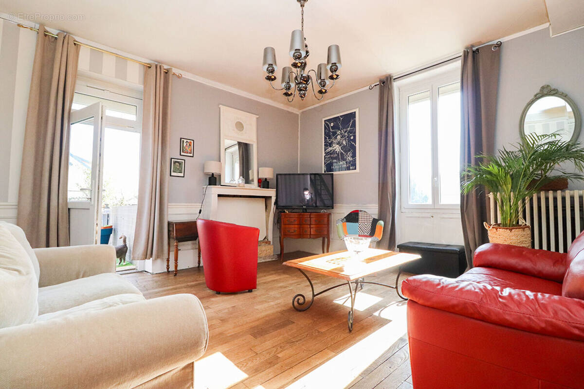 Appartement à PLOMBIERES-LES-DIJON