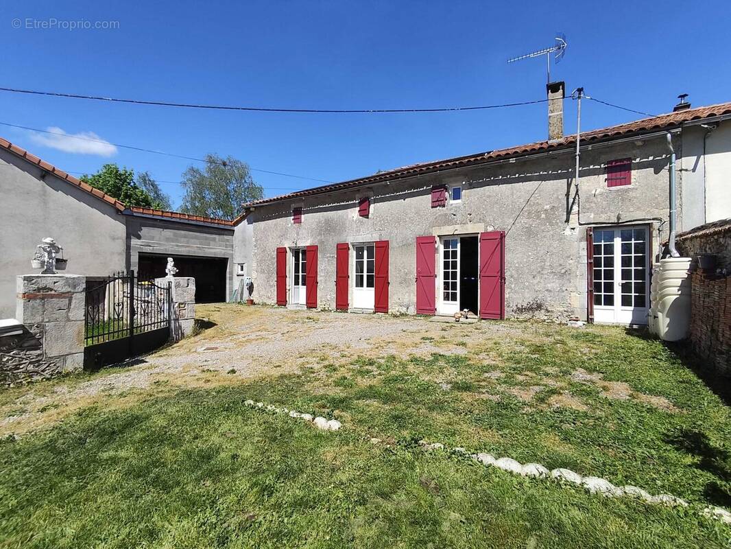 Maison à SAINT-LAURENT-DE-CERIS
