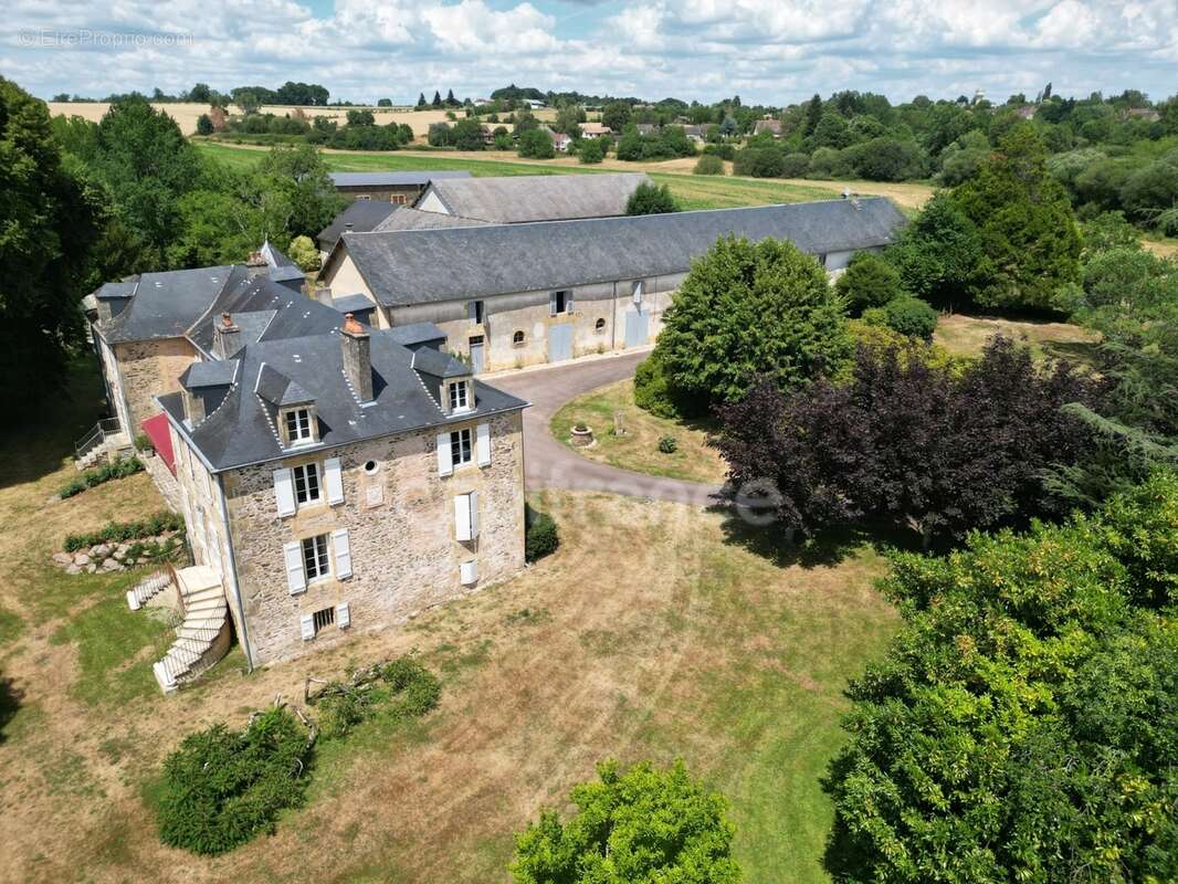 Maison de maitre à vendre 13 pièces LANOUAILLE (24) 2.6 hectares - photo 5