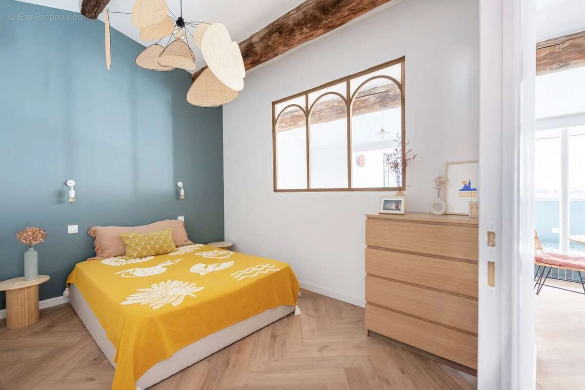 Appartement à MARSEILLE-5E