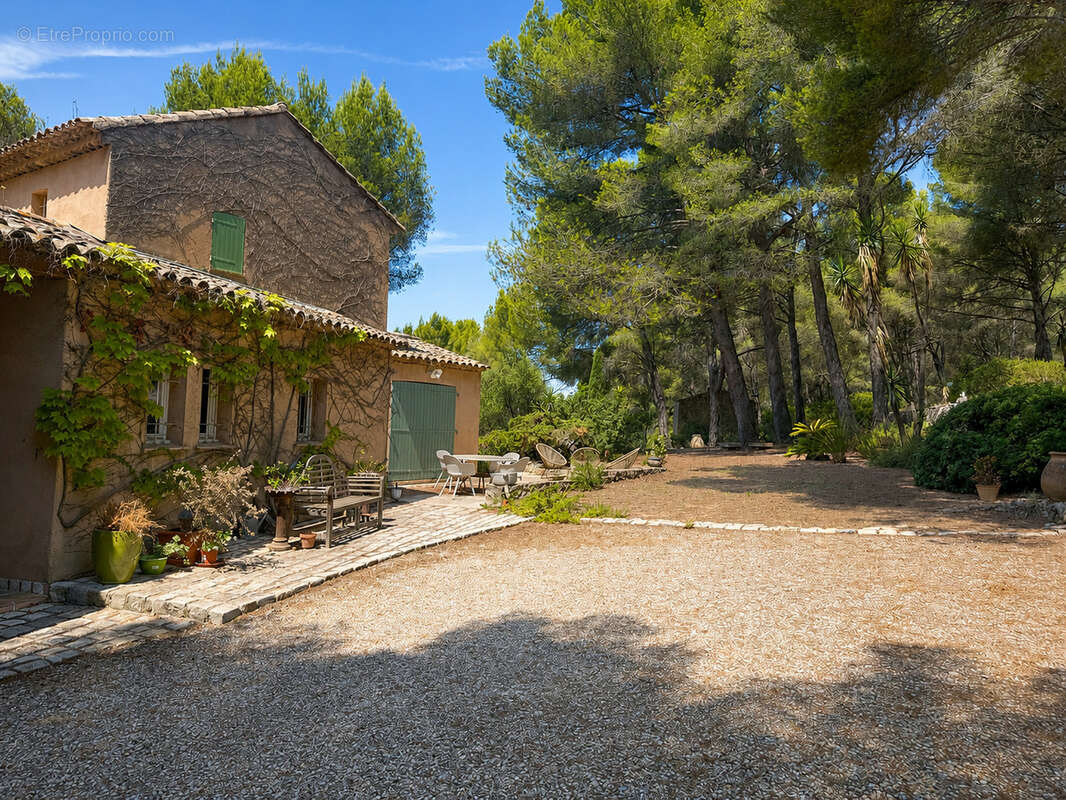 Propriété d'exception 226m2+ extension possible   Environnement rare   Sanary-sur-Mer - photo 4