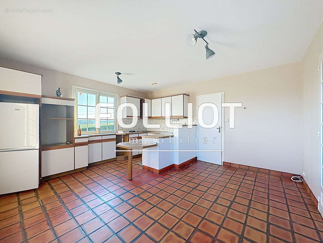 A VENDRE Maison à Saint-Amand-Villages - 50160 - photo 6