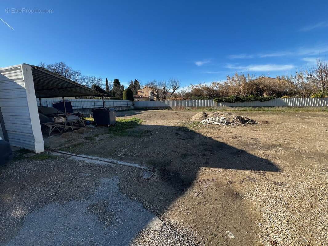 Terrain à EYGUIERES