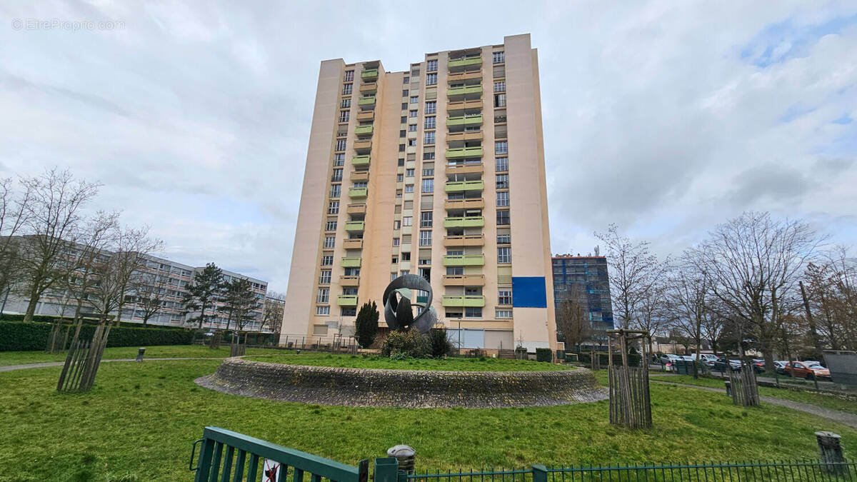 Appartement à CHENOVE