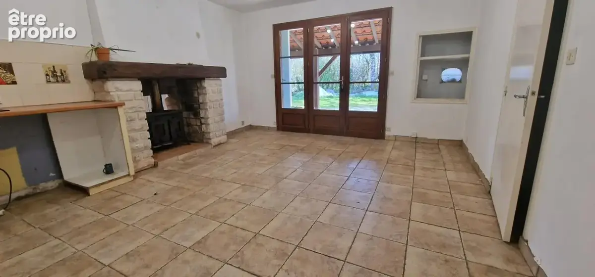 Villa Lezay 7 pièce(s) 150 m2 sur 1 700 m² de terrain - photo 2