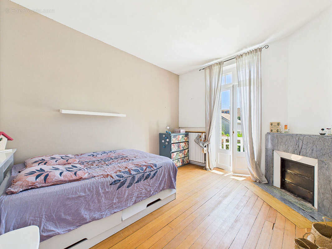 Maison à ROMANS-SUR-ISERE