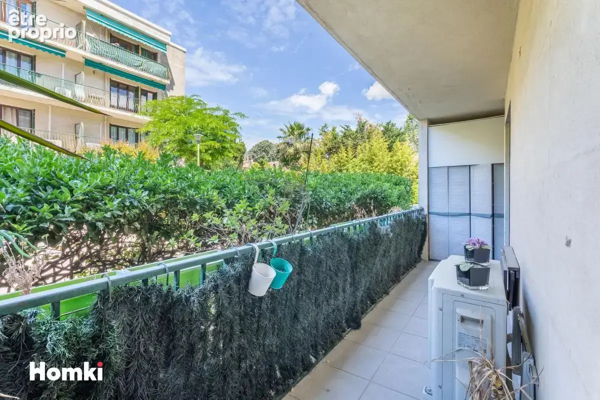 13012 t3 en rdc de 54 m² a 15 minutes a pied du metro de st barnabe - photo 2