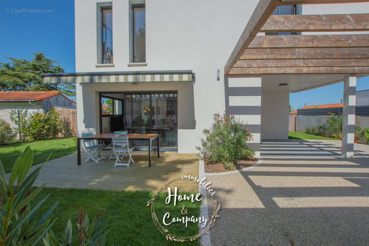 Maison à VAUX-SUR-MER