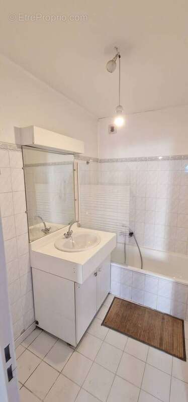 Appartement 4 pièces à vendre à Saint Raphaël Var - SOUS OFFRE- - photo 19