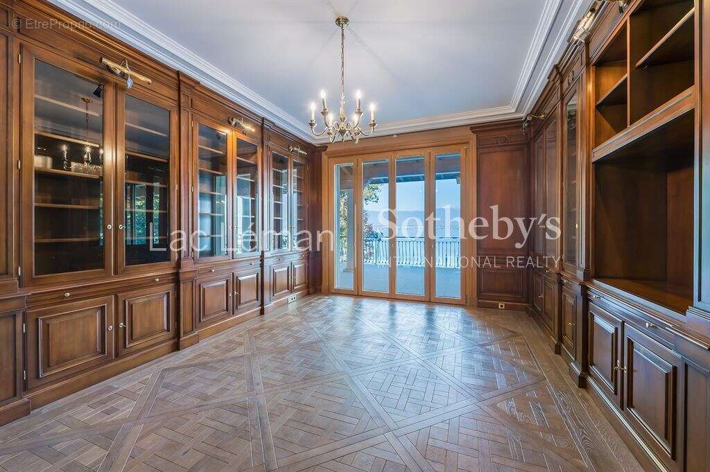 Maison à CHENS-SUR-LEMAN