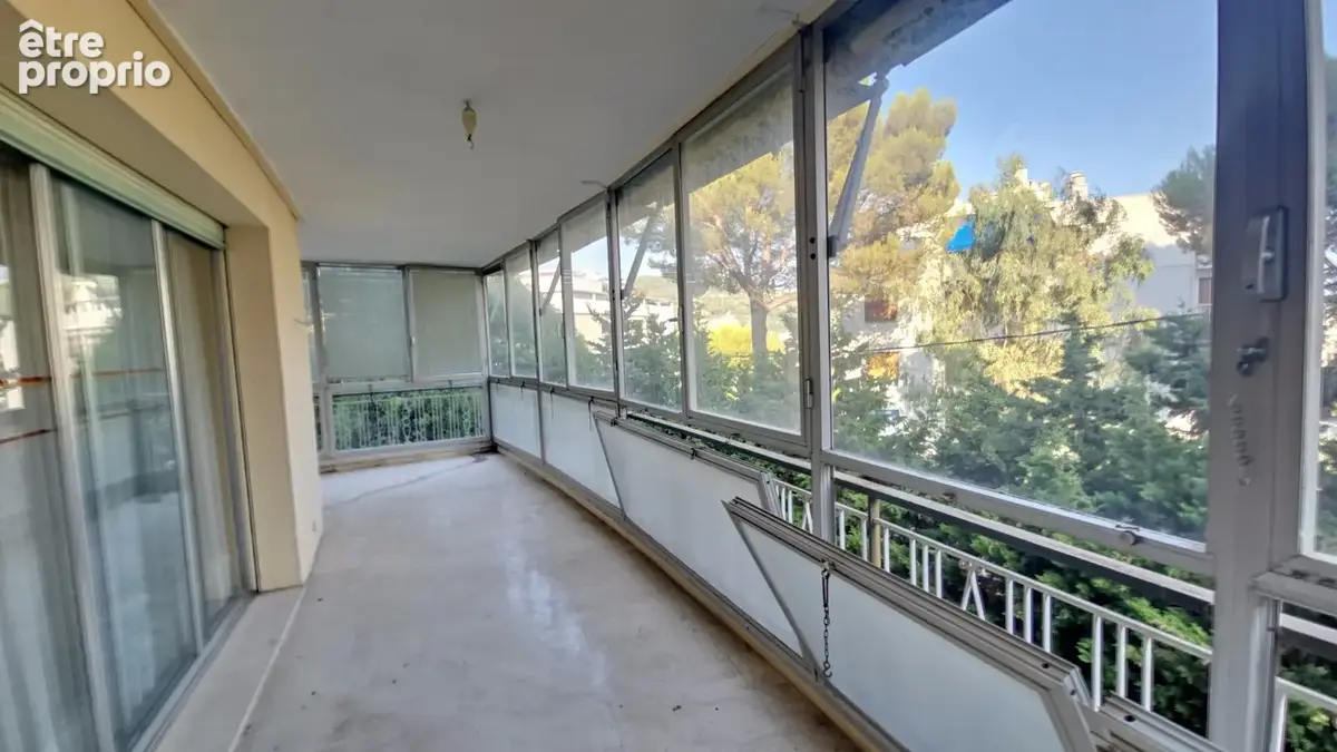 LE CANNET à vendre 4/5 pièces de 137 m2 avec 47 m2 de terrasse au calme, parking privatif et cave - photo 2