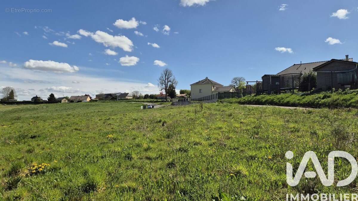 Terrain 1150 m² à La Neuville-Du-Bosc  - photo 4
