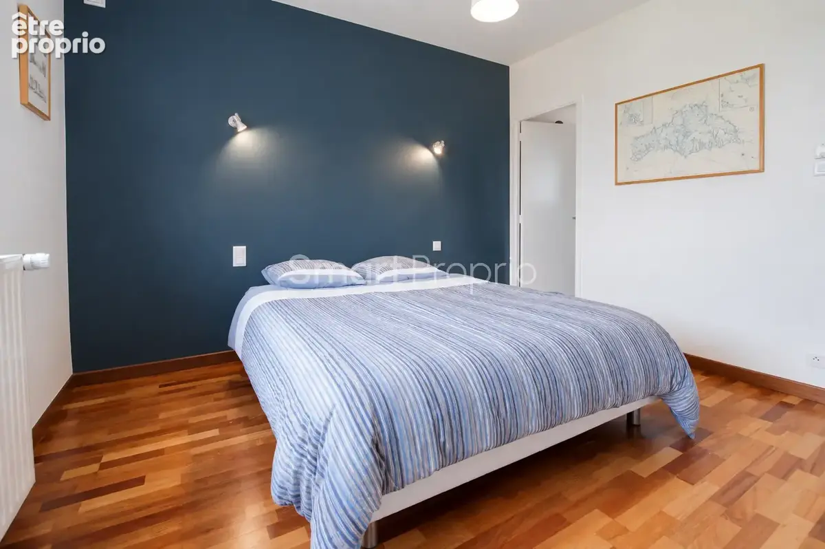 Crevin — Maison 160 m2, 5 chambres, cinéma et double garage - photo 13