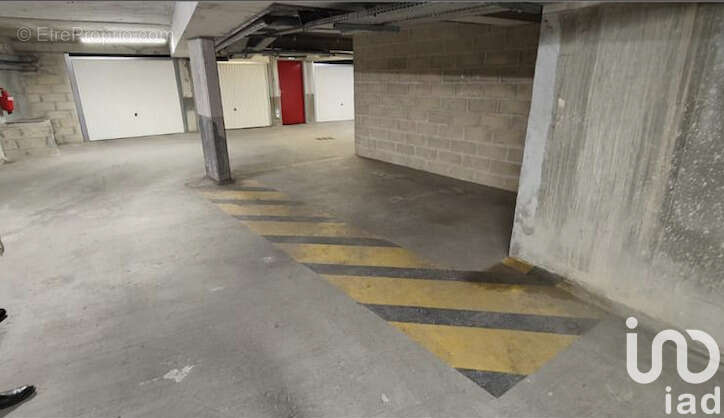 Photo 8 - Parking à MONTEREAU-FAULT-YONNE