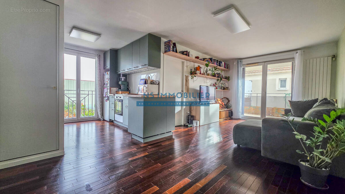 Appartement à SARTROUVILLE