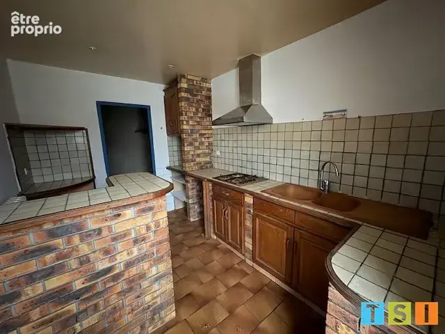 Maison avec dépendances et terrain. - photo 18