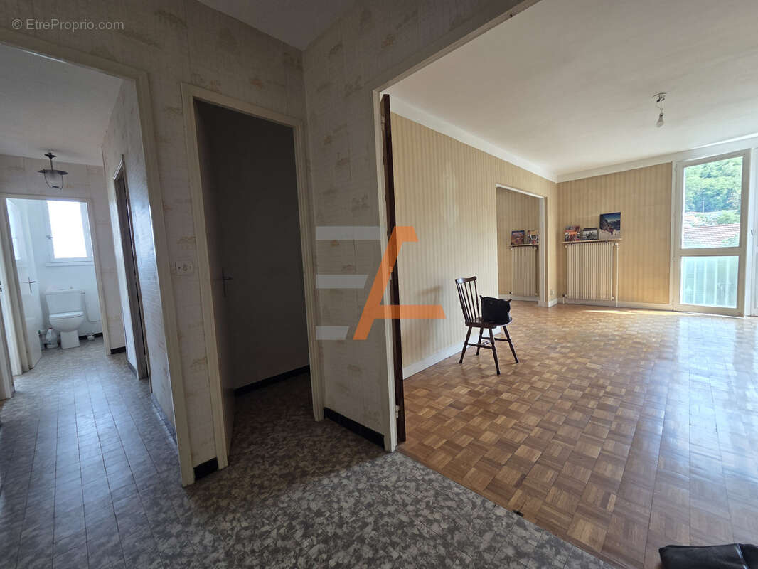 Appartement à SAINT-ETIENNE