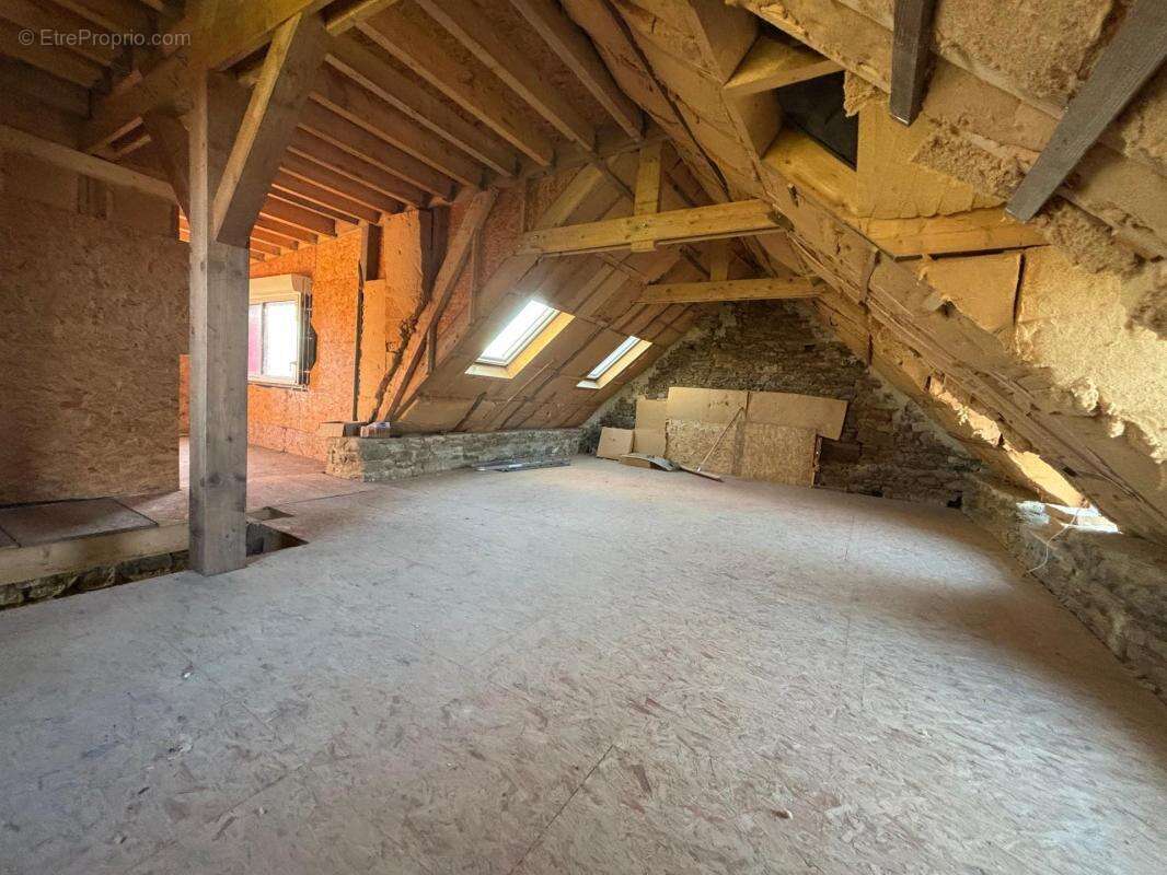 Maison à MALANSAC