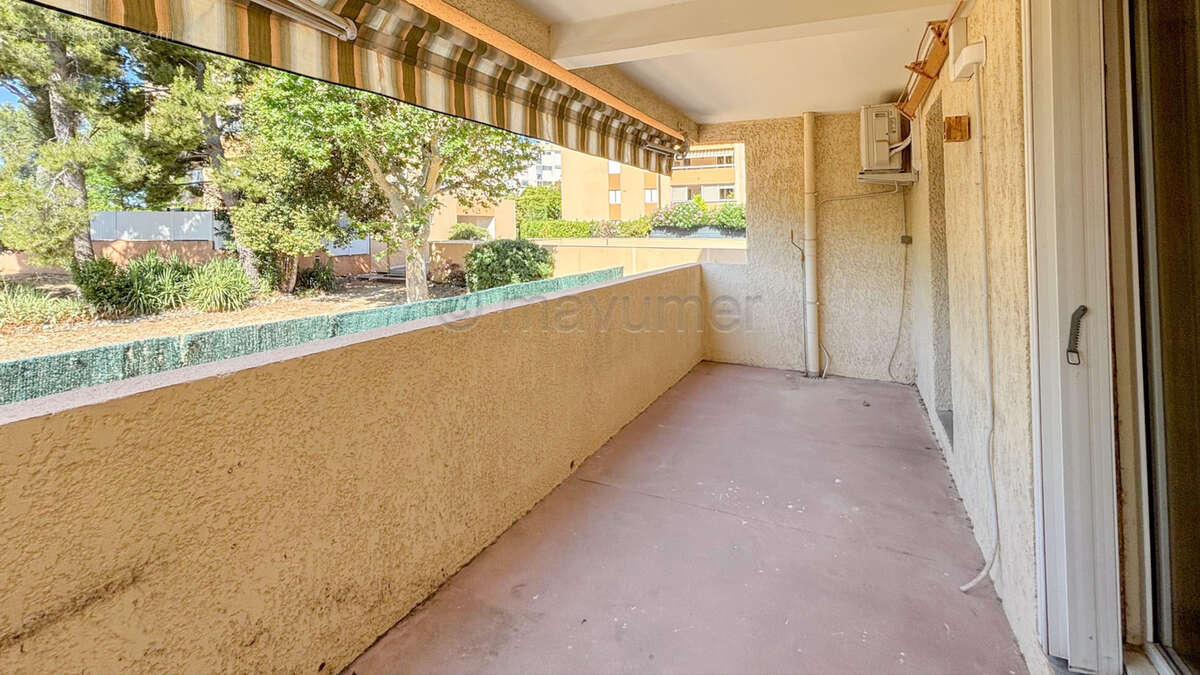Lumineux T3 avec terrasse de 12m² , garage, vue dégagée, 13011 Marseille n°6