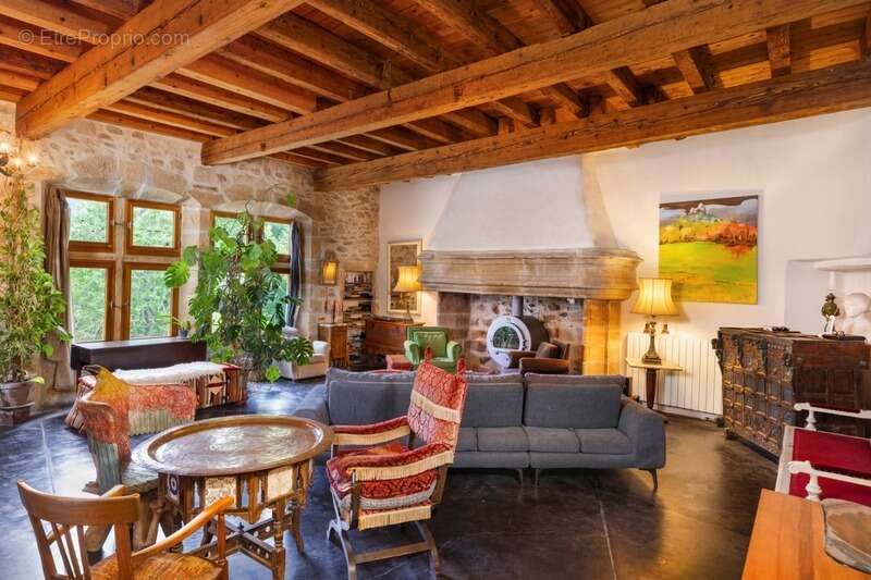 Maison de Caractère avec Tour du XVIIe siècle – Un Trésor Historique au Cœur d’Alet-les-Bains - 180 m² - photo 4