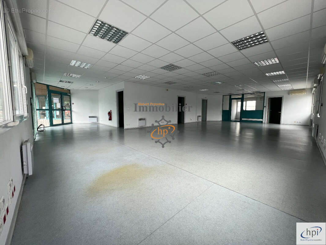 Commerce à VABRES-L&#039;ABBAYE