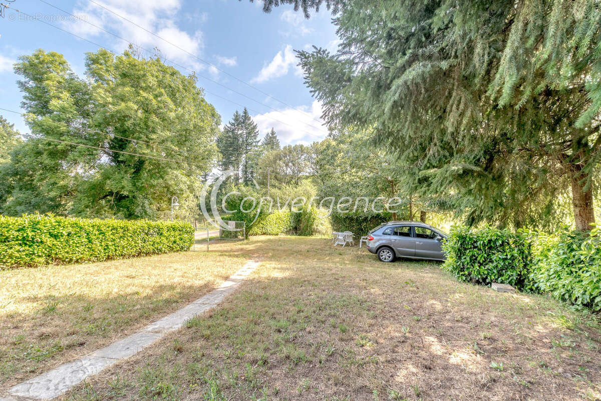 Maison à VICQ-SUR-BREUILH